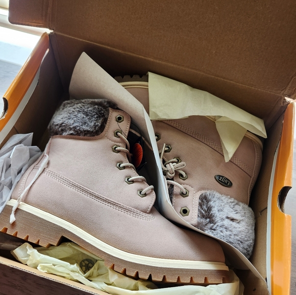 Lugz pink faux fur boots sz8 - Picture 1 of 3